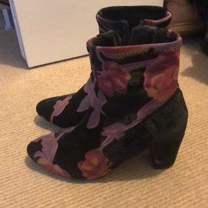 Steve Madden patterned heeled boots